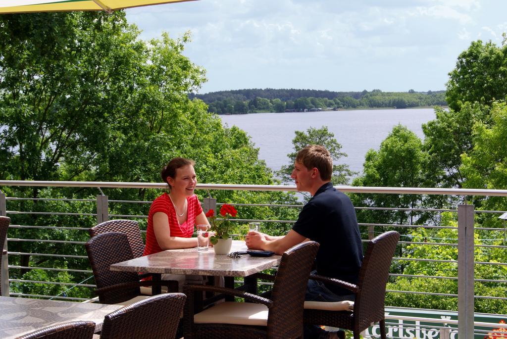 Camping-Und Ferienpark Havelberge Gross Quassow 객실 사진