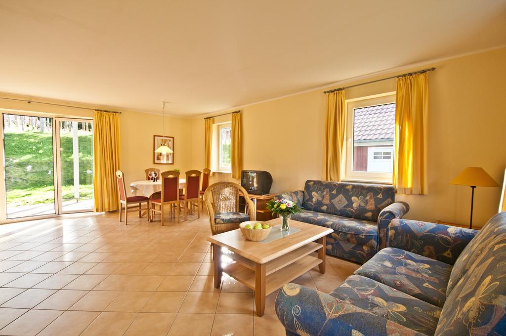 Camping-Und Ferienpark Havelberge Gross Quassow 객실 사진